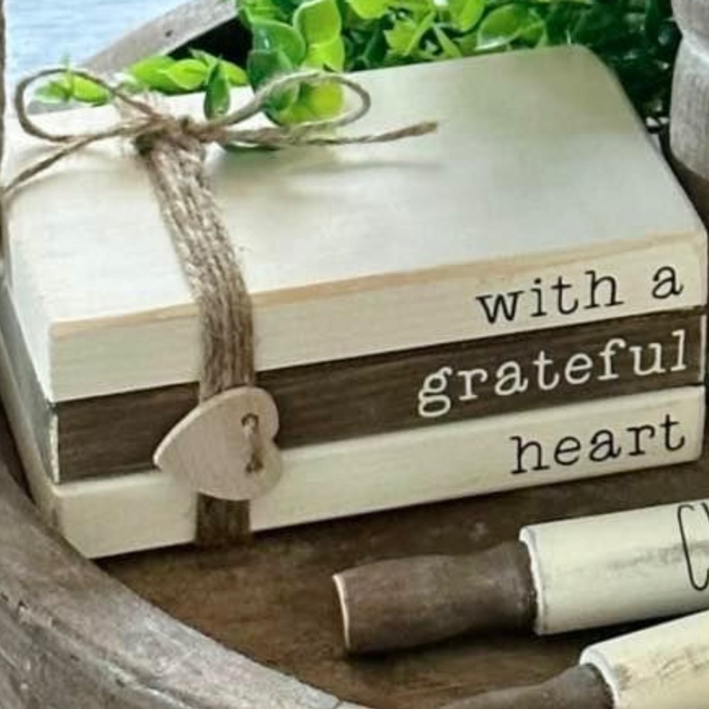 With A Grateful Heart Wooden Bookstack